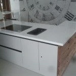 blaty kuchenne z konglomeratu Crystal Absolute White